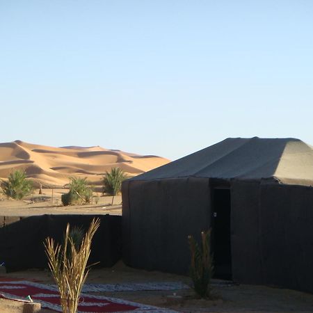Bivouac La Fibule Des Dunes Merzouga Exteriör bild