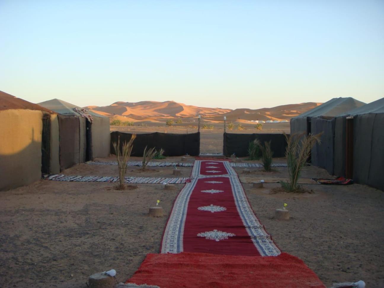 Bivouac La Fibule Des Dunes Merzouga Exteriör bild